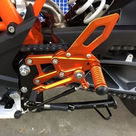 Estriberas retrasadas para KTM RC 125 RC 200 RC 390 (2014 - 2018) - Imagen 3